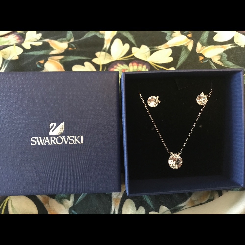 Swarovski necklace and earring set
